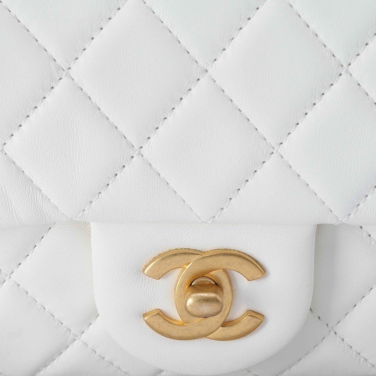 CHANEL(USED)샤넬 AS1787 뉴미니 골든볼 플랩백