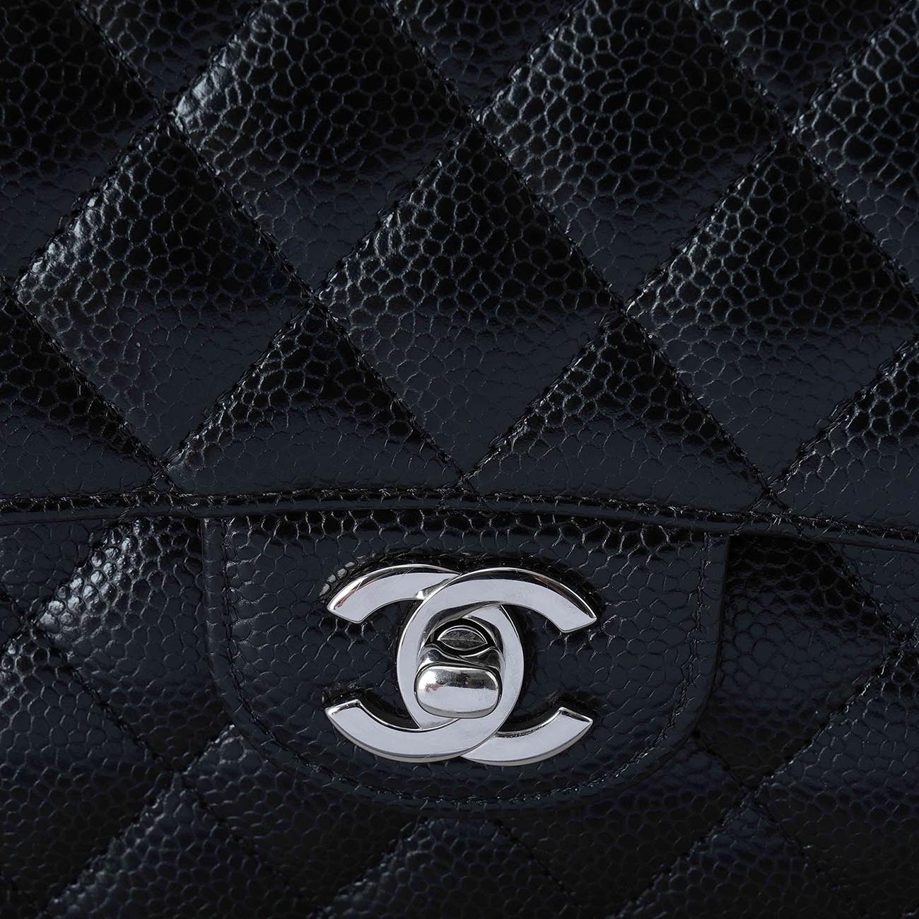 CHANEL(USED)샤넬 캐비어 클래식 미듐 플랩백