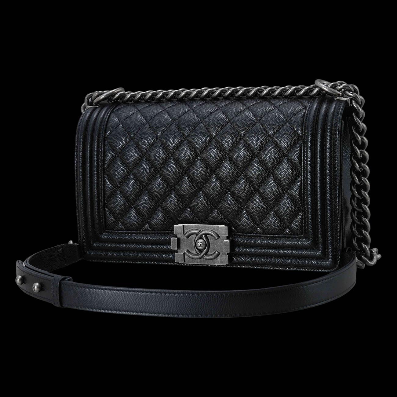CHANEL(USED)샤넬 A67086 캐비어 보이샤넬 미듐 플랩백