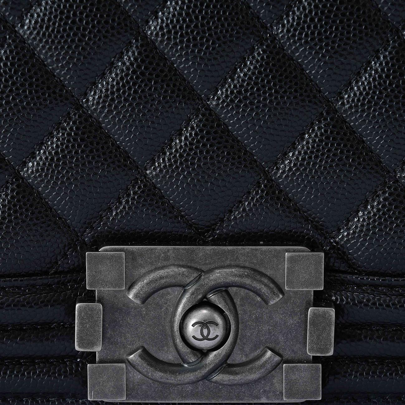 CHANEL(USED)샤넬 A67086 캐비어 보이샤넬 미듐 플랩백