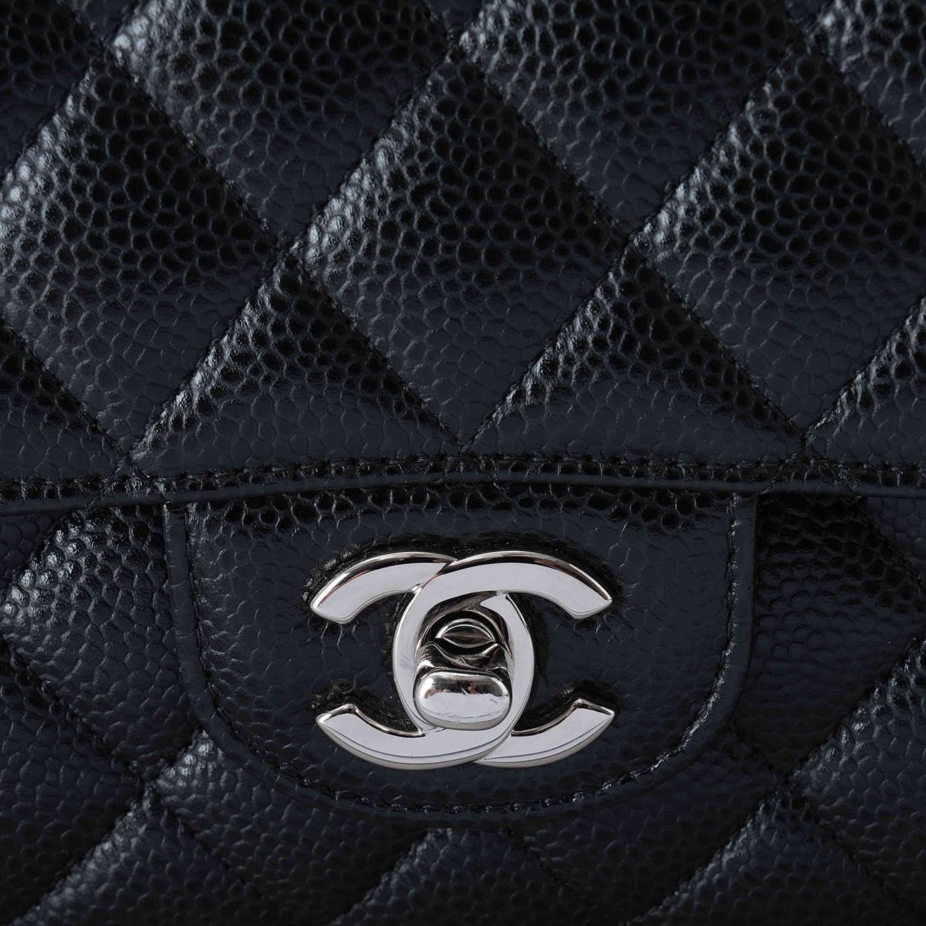 CHANEL(USED)샤넬 캐비어 클래식 미듐 플랩백