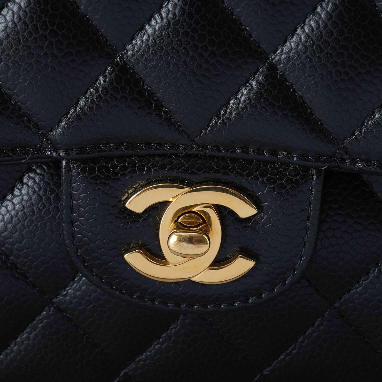 CHANEL(USED)샤넬 A01112 캐비어 클래식 미듐 플랩백