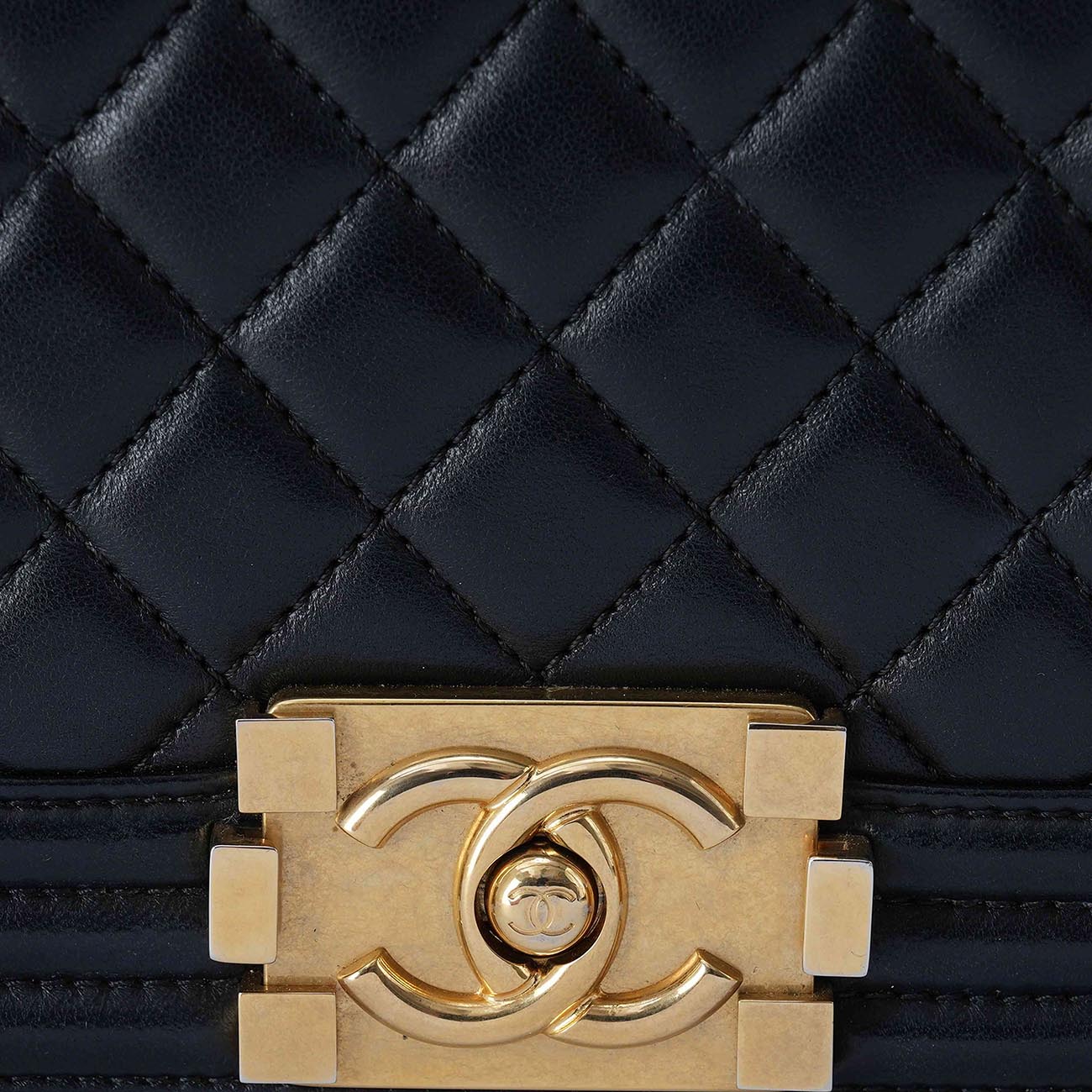 CHANEL(USED)샤넬 램스킨 보이샤넬 뉴미듐 플랩백