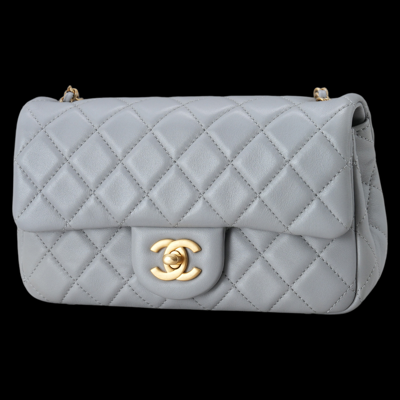 CHANEL(USED)샤넬 램스킨 뉴미니 골든볼 플랩백