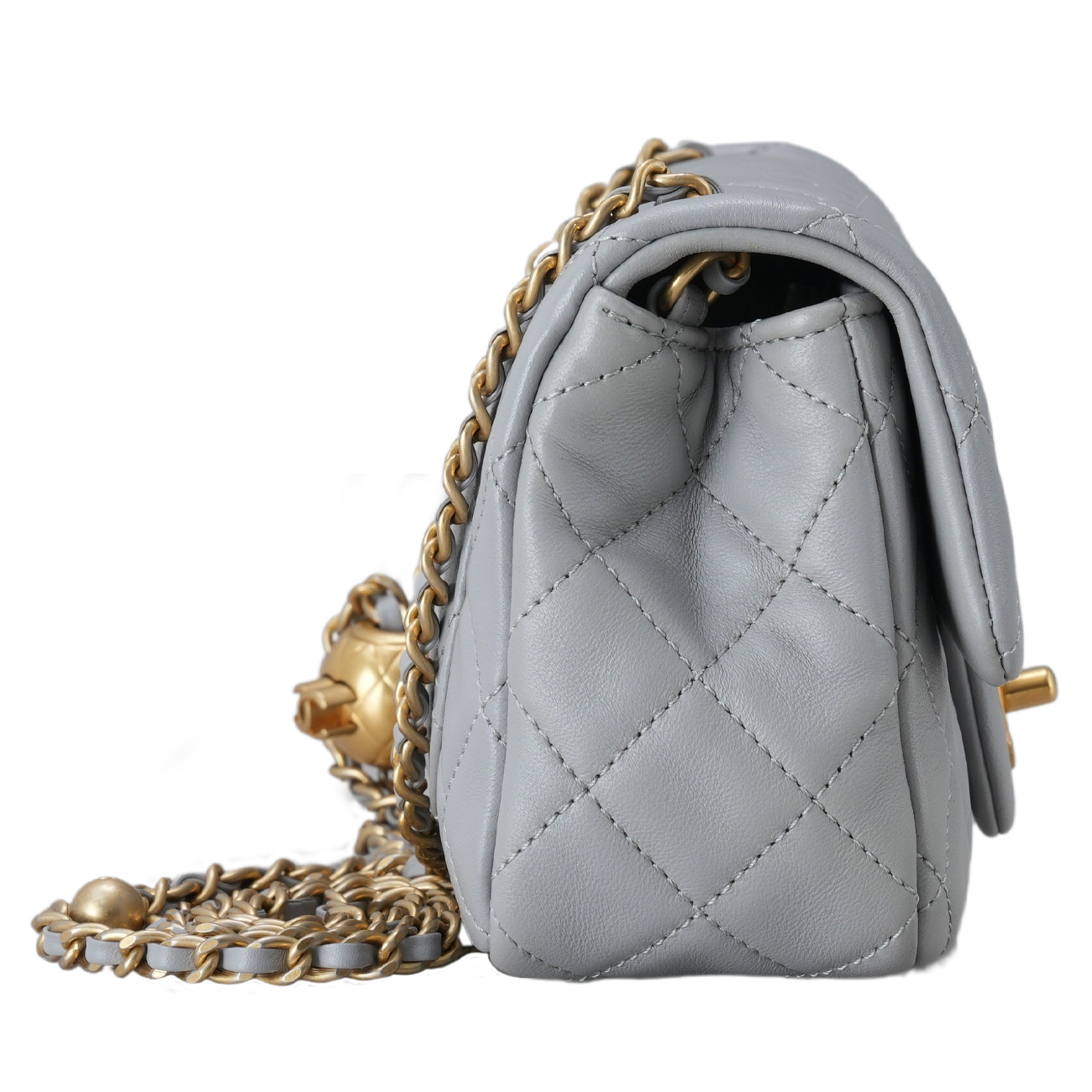 CHANEL(USED)샤넬 램스킨 뉴미니 골든볼 플랩백
