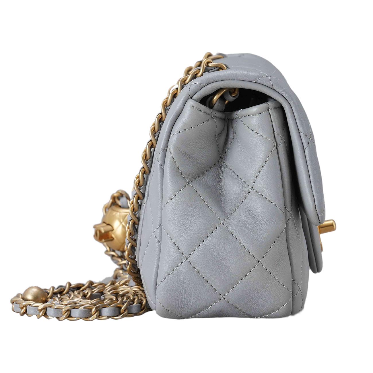 CHANEL(USED)샤넬 램스킨 뉴미니 골든볼 플랩백