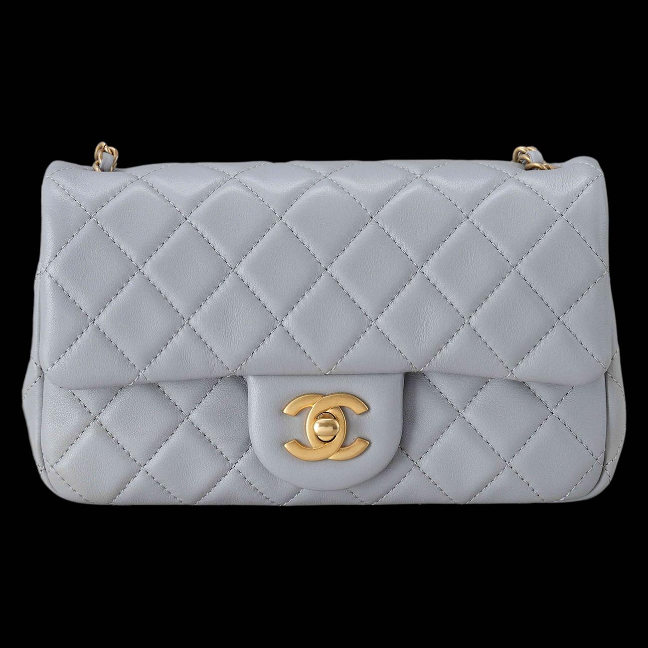 CHANEL(USED)샤넬 램스킨 뉴미니 골든볼 플랩백