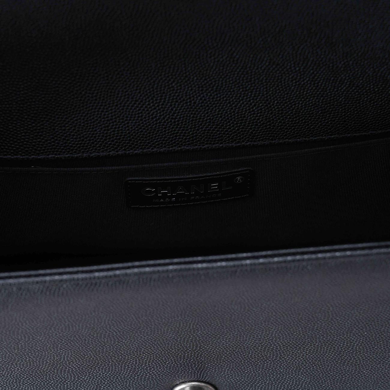 CHANEL(USED)샤넬 A67086 캐비어 보이샤넬 미듐 플랩백