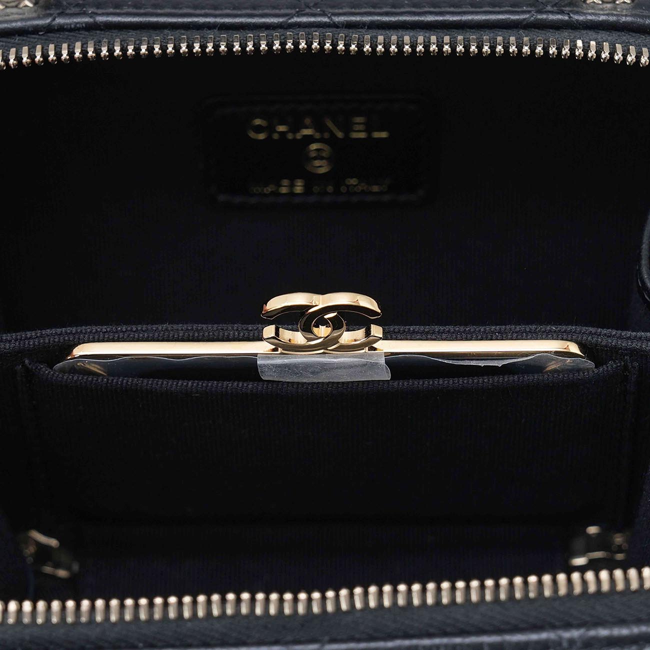 CHANEL(USED)샤넬 AP2634 베니티 코스메틱 직사각 체인백