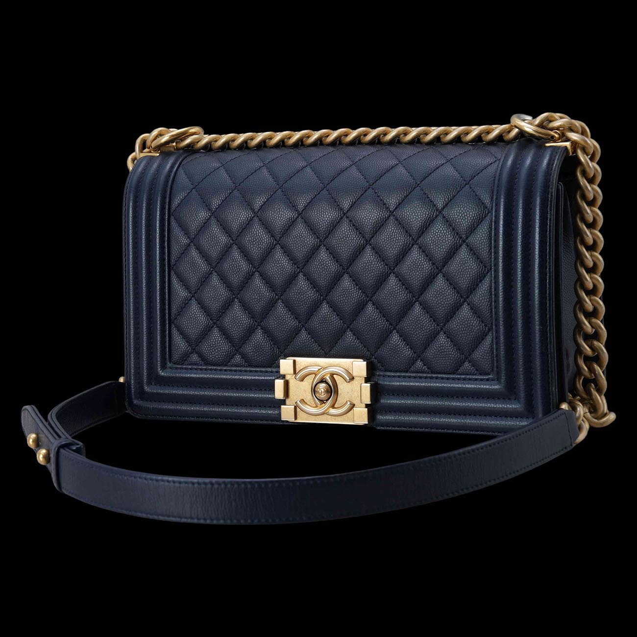CHANEL(USED)샤넬 캐비어 보이샤넬 미듐 플랩백