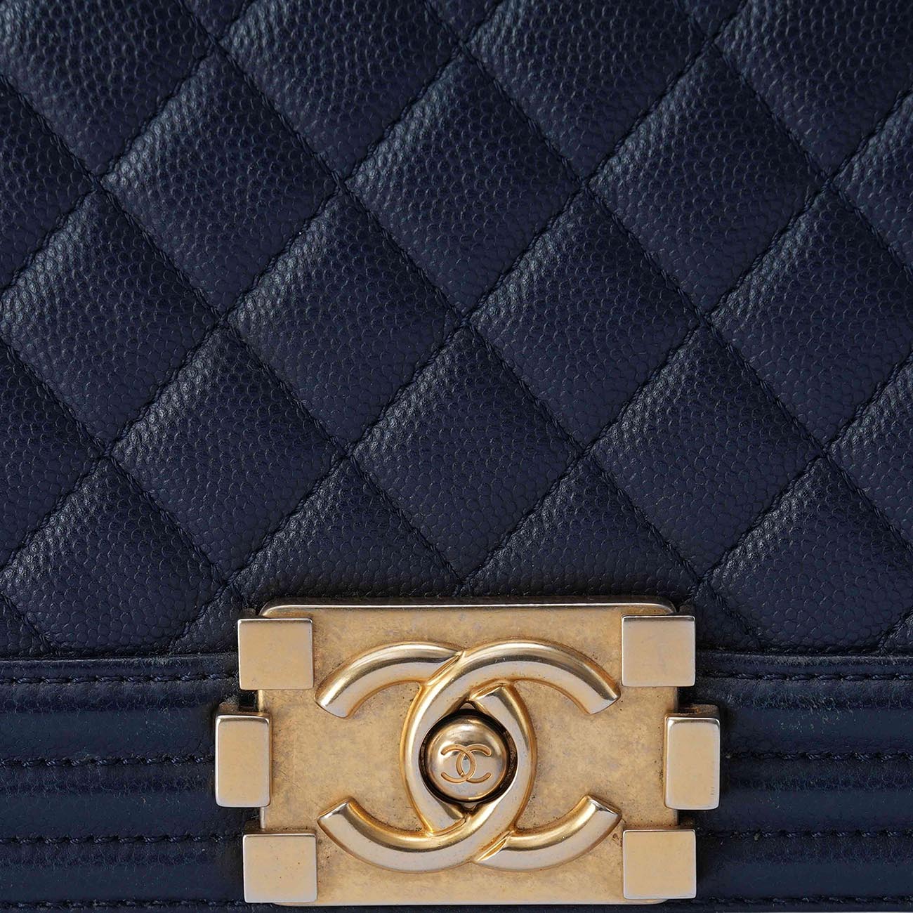 CHANEL(USED)샤넬 캐비어 보이샤넬 미듐 플랩백