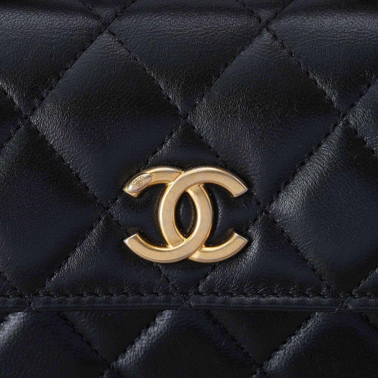 CHANEL(USED)샤넬 AP3010 체인 탑핸들 미니 크로스백 블랙