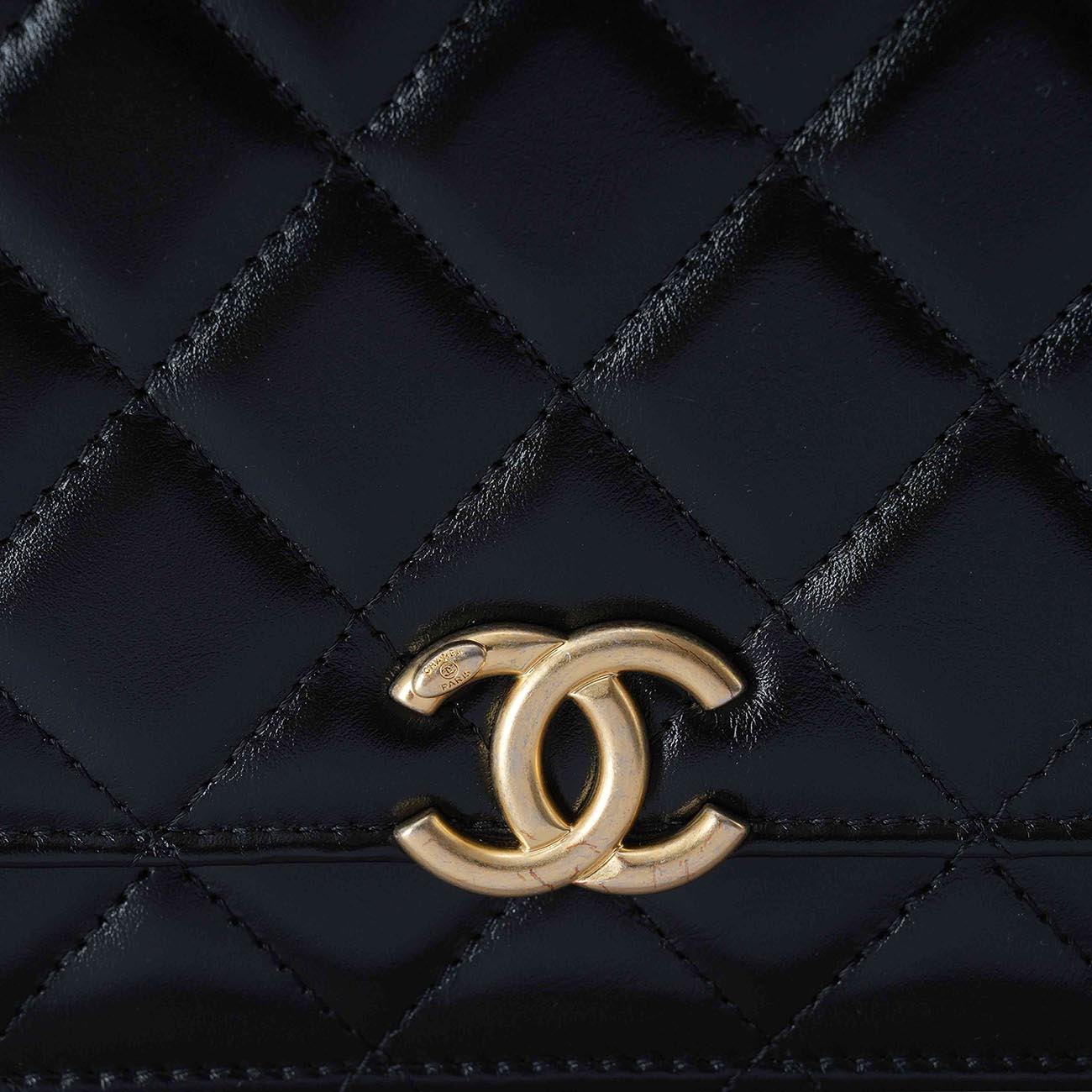 CHANEL(USED)샤넬 AP2289 카프스킨 골든볼 WOC