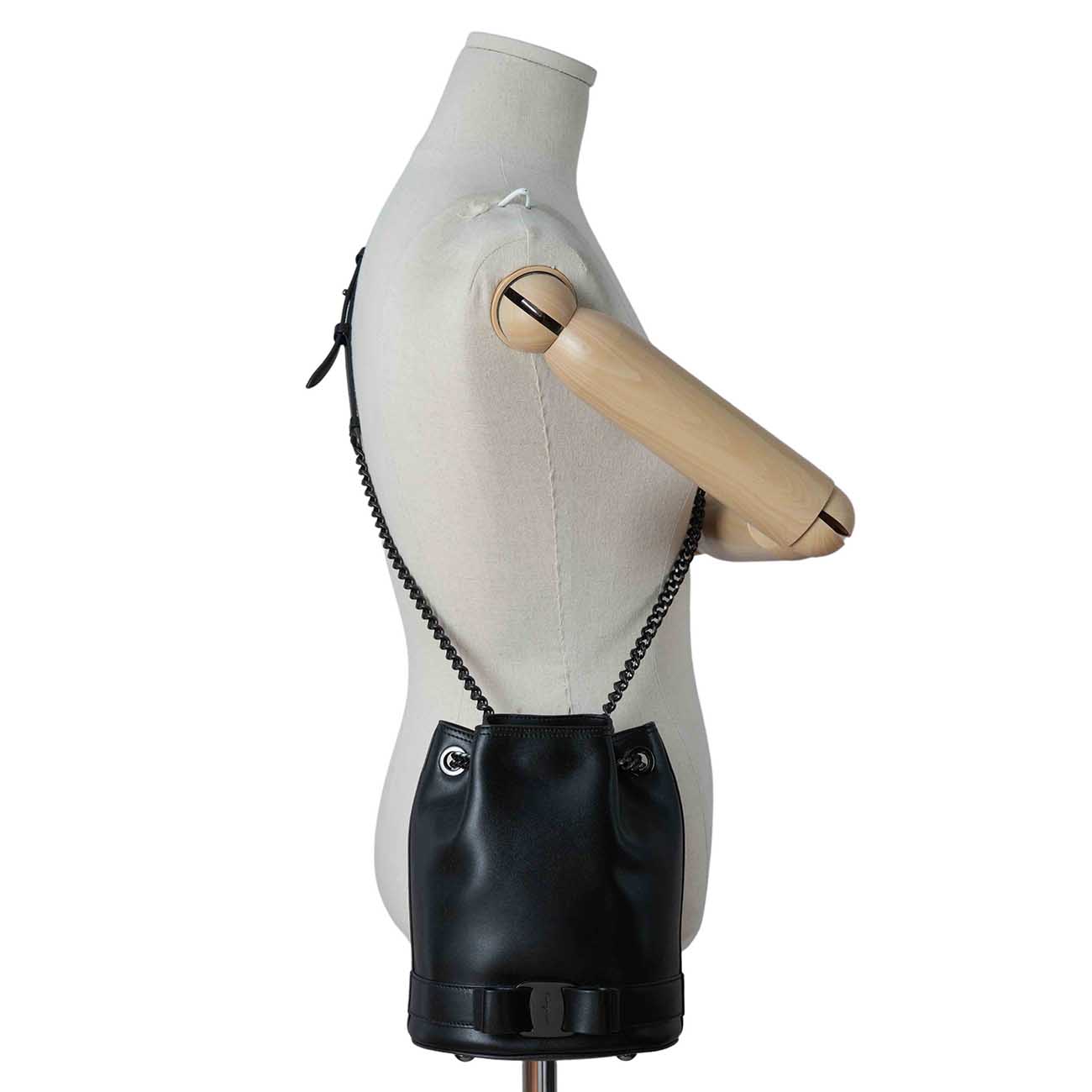 FERRAGAMO(USED)페라가모 21 H491 바라 보우 버킷백