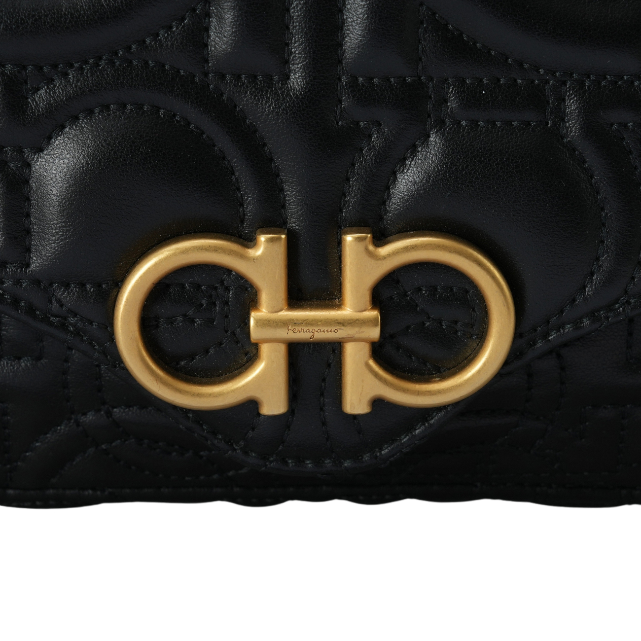 FERRAGAMO(USED)페레가모 D699 퀼팅 체인 숄더백
