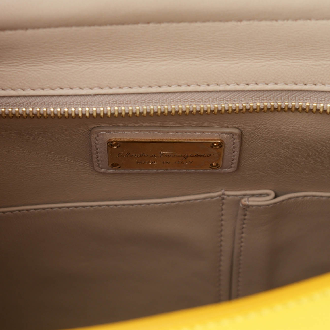 FERRAGAMO(USED)페레가모 소피아백