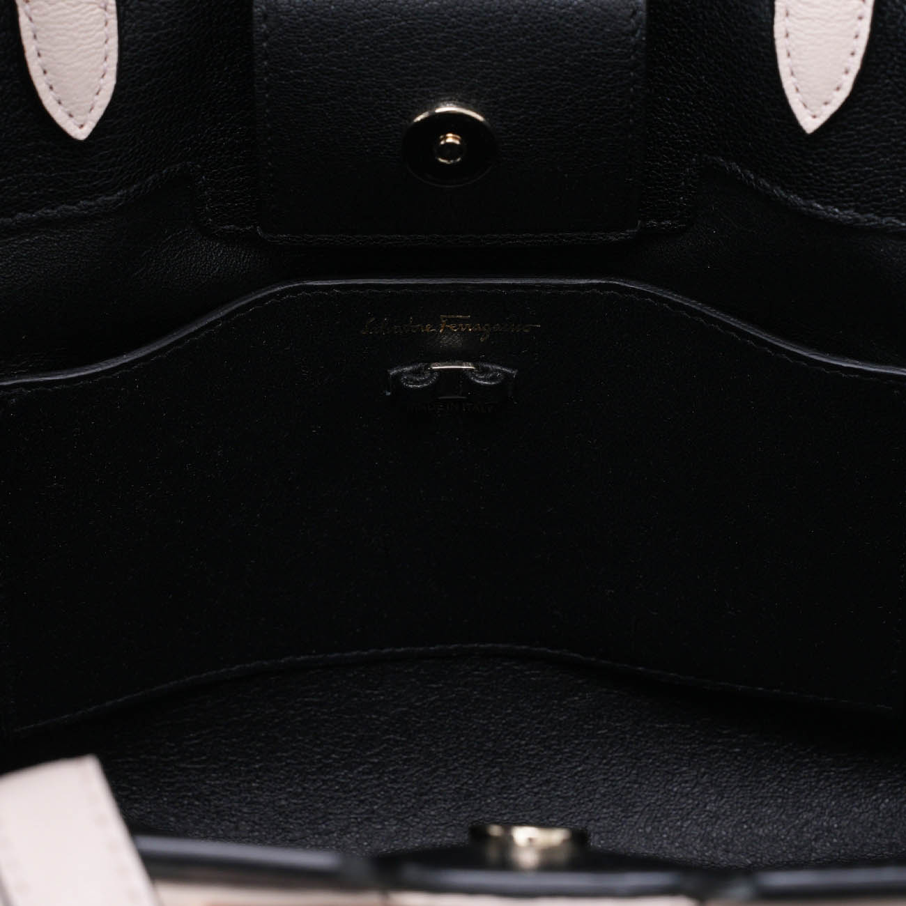 FERRAGAMO(USED)페레가모 바라리본 토트겸 숄더백
