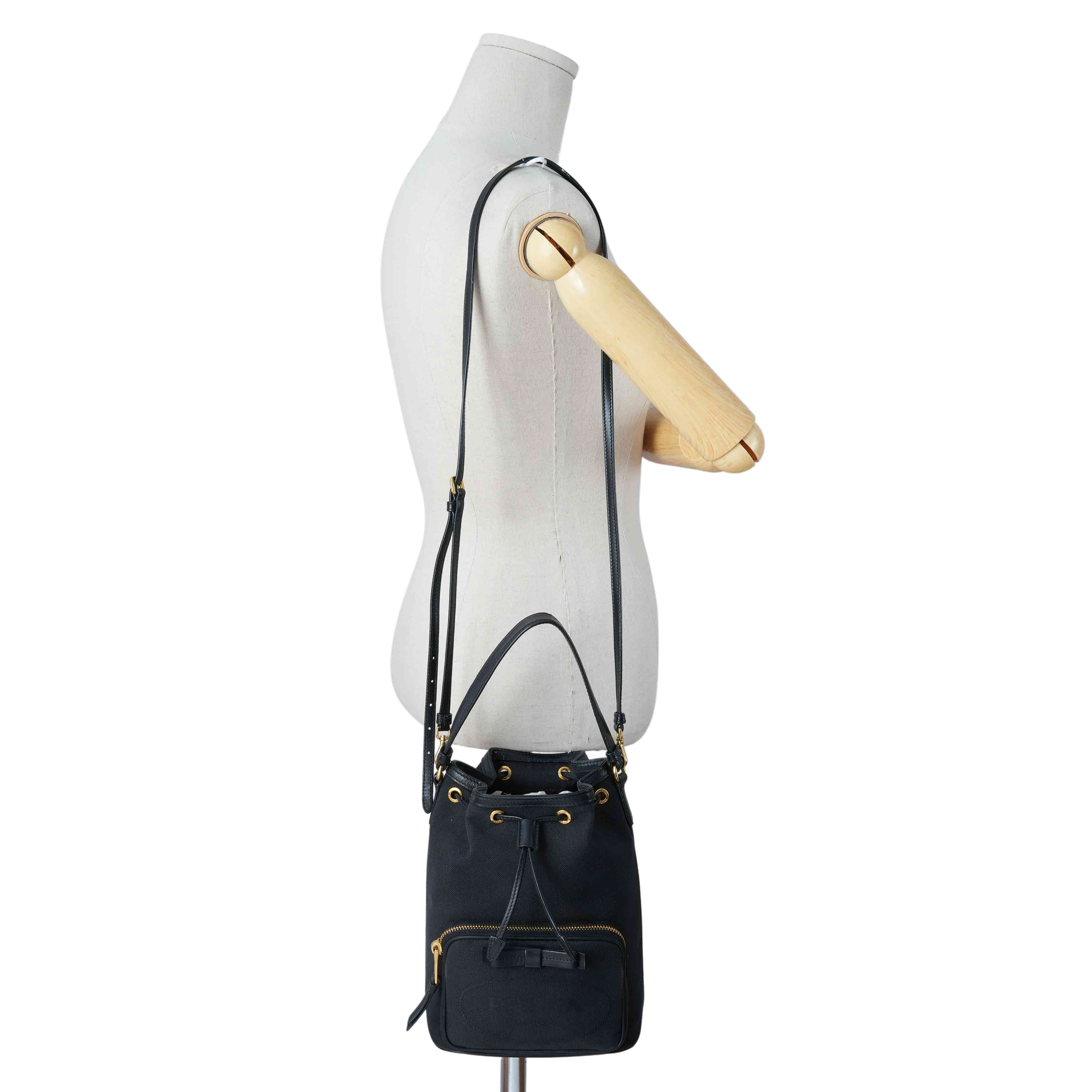PRADA(USED)프라다 1BH038 블랙 레더 버킷백