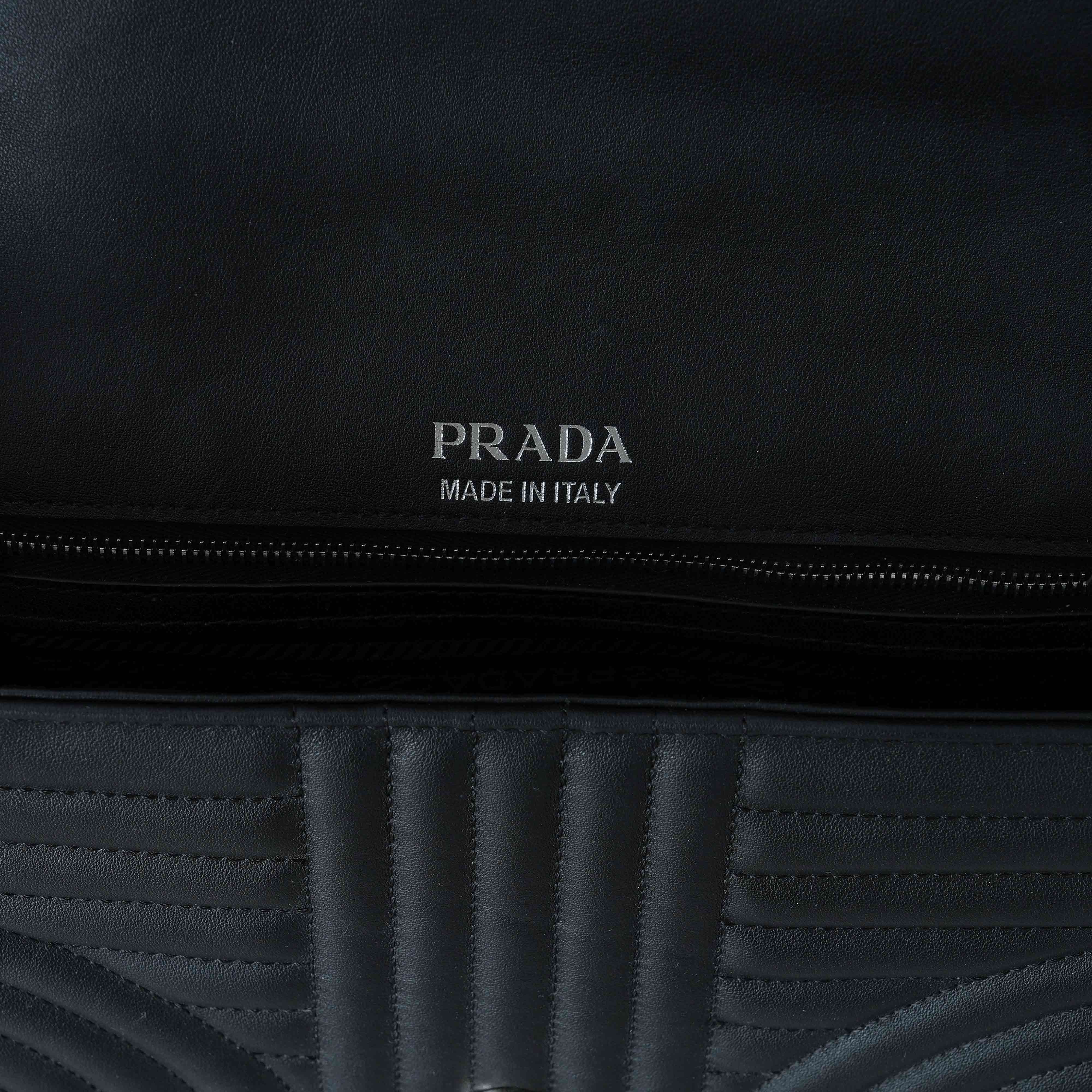 PRADA(USED)프라다 다이아그램 체인 숄더백