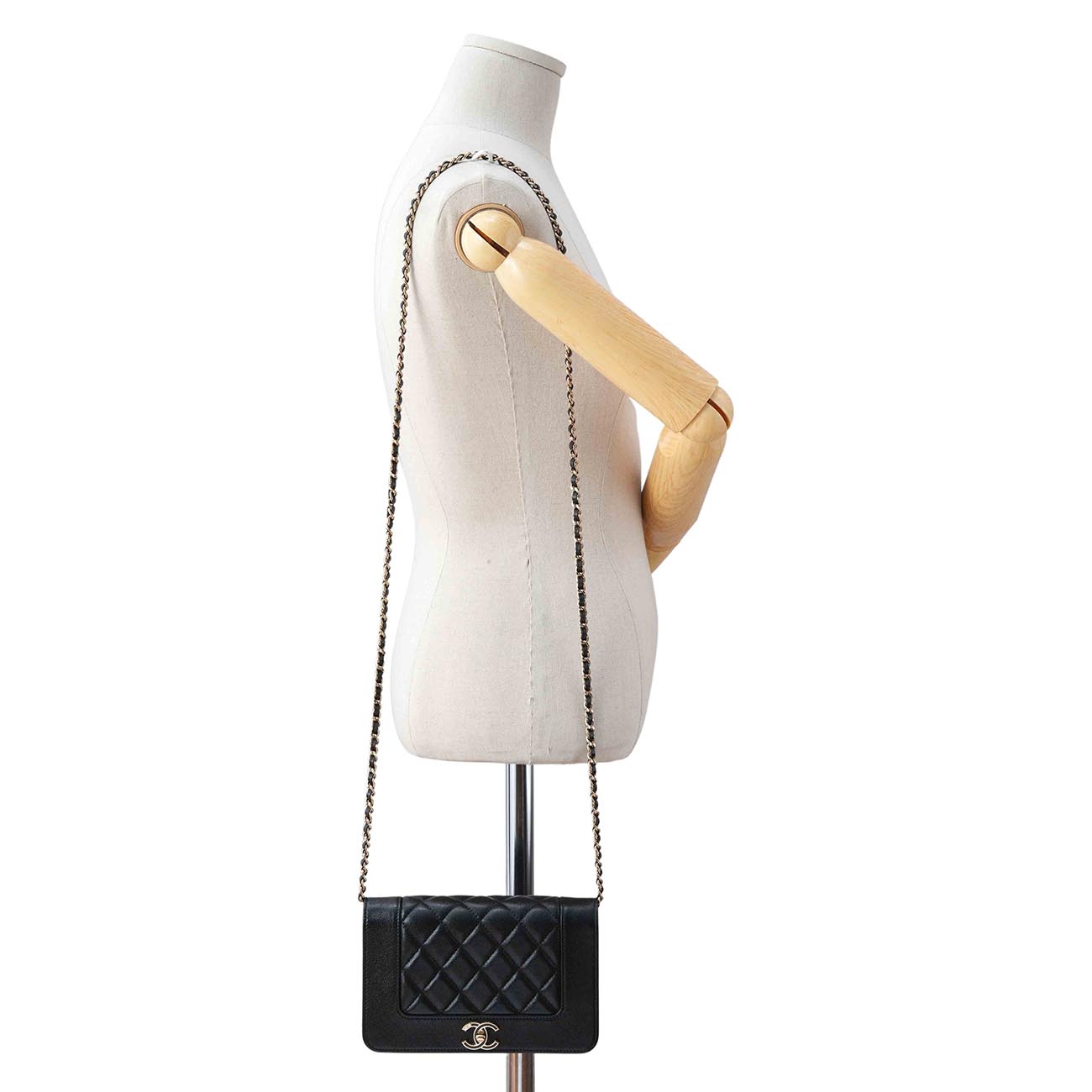 CHANEL(USED)샤넬 A80972 마드모아젤 쉐브론 WOC