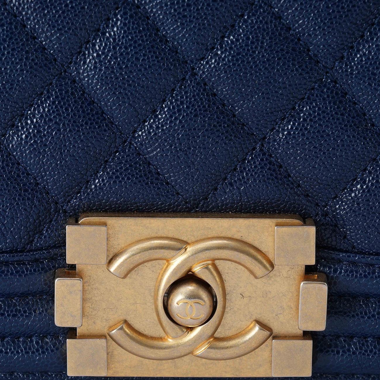 CHANEL(USED)샤넬 보이샤넬 캐비어 미듐 금장