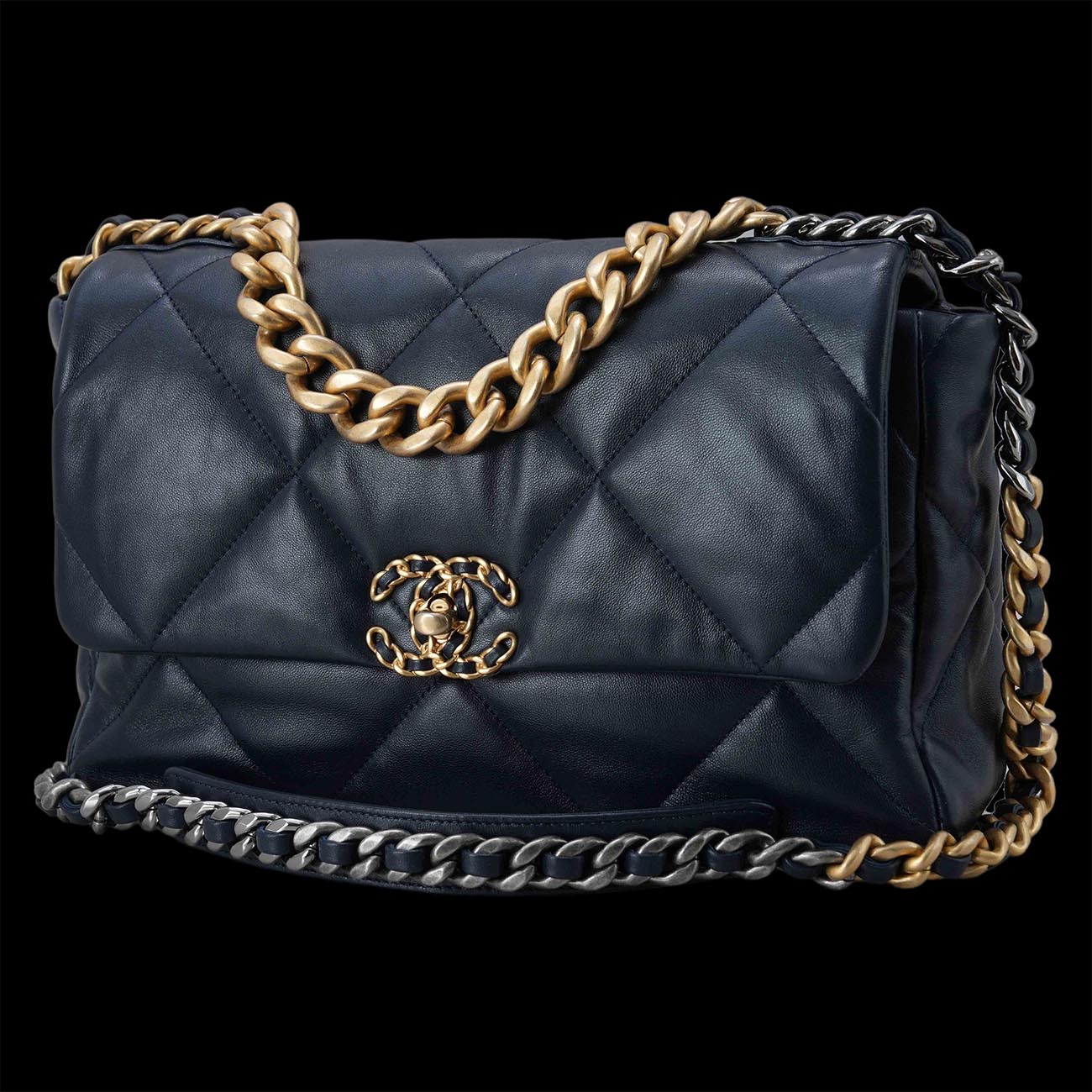 CHANEL(USED)샤넬 램스킨 19백 라지