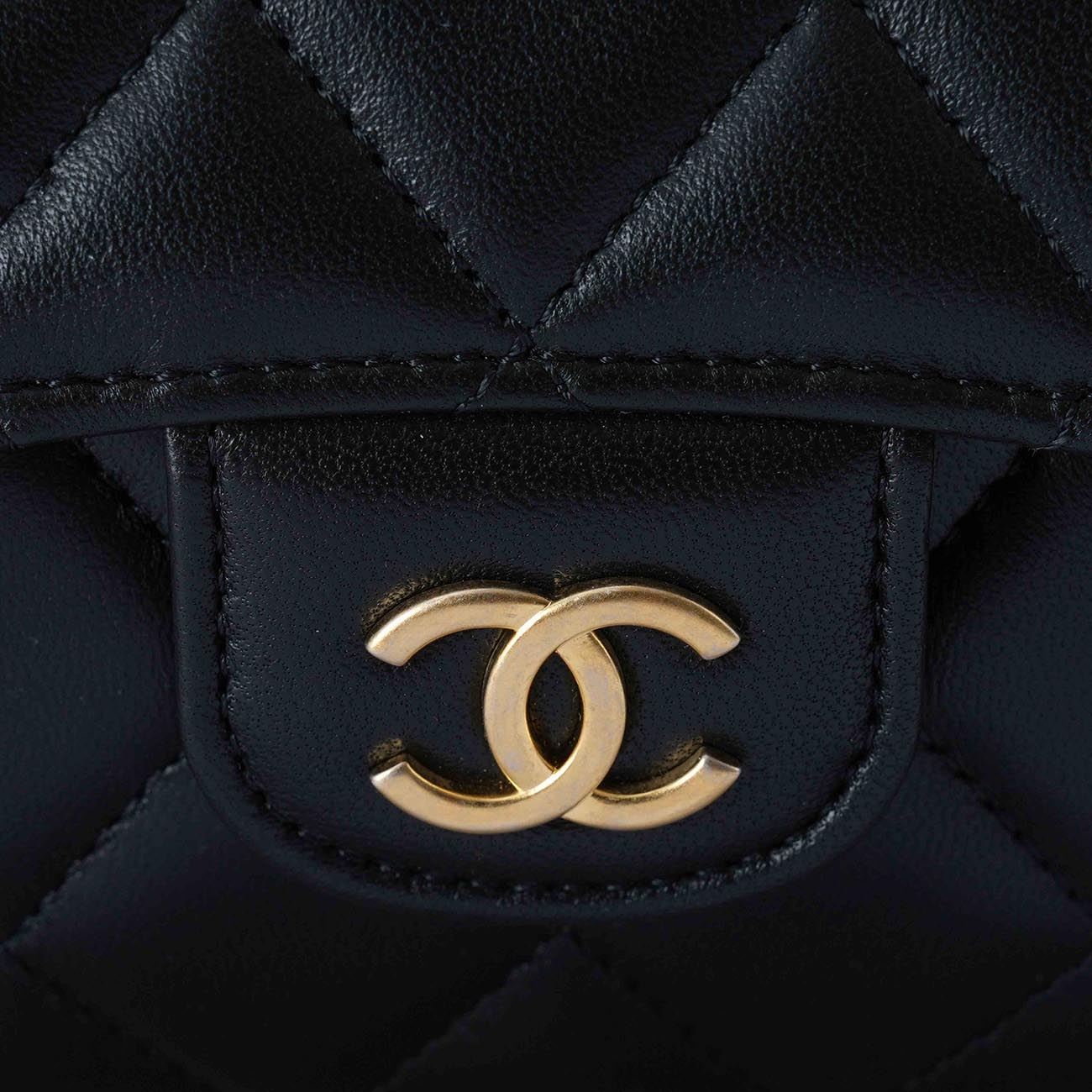 CHANEL(USED)샤넬 AP2682 탑핸들 미니 체인백