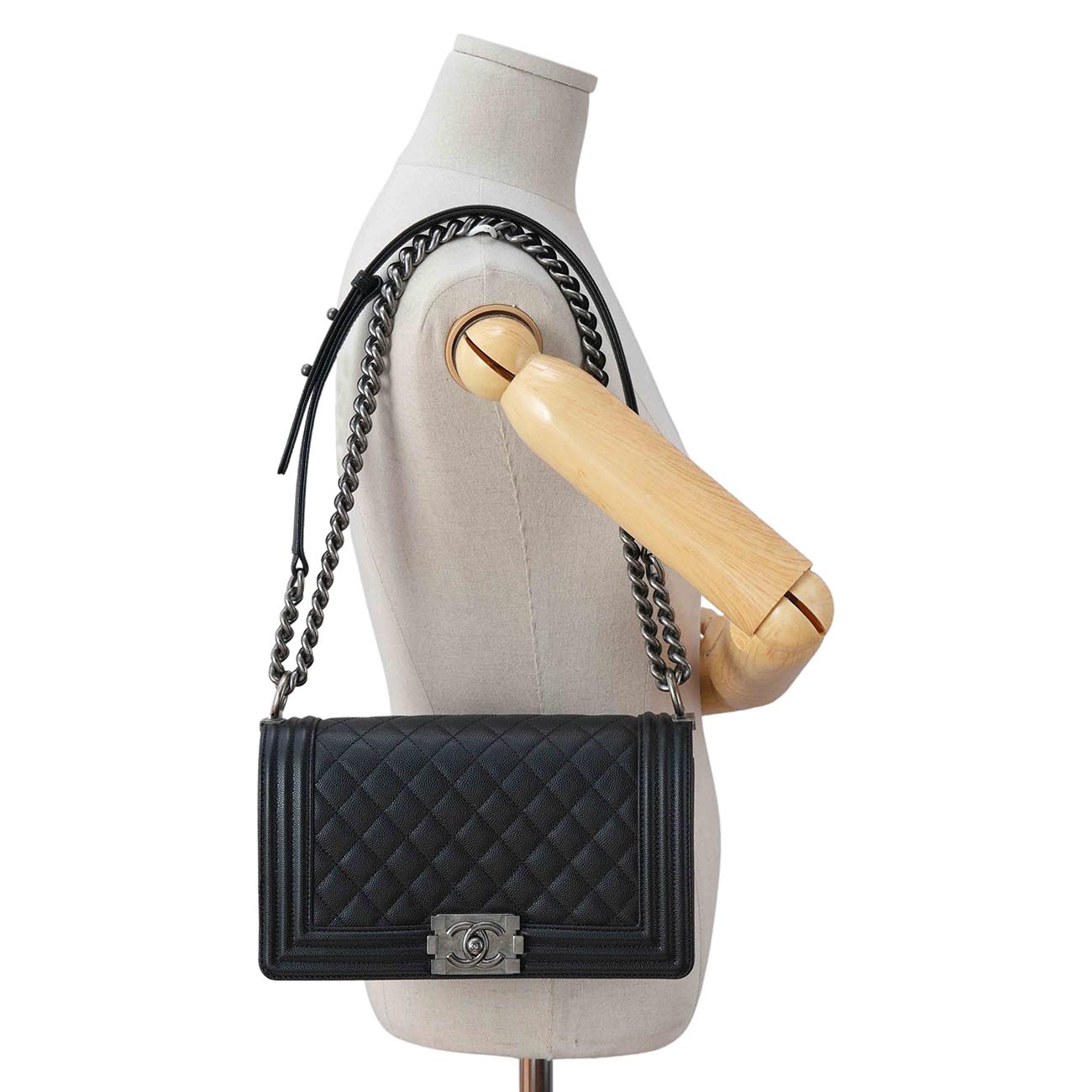 CHANEL(USED)샤넬 캐비어 보이샤넬 미듐 플랩백