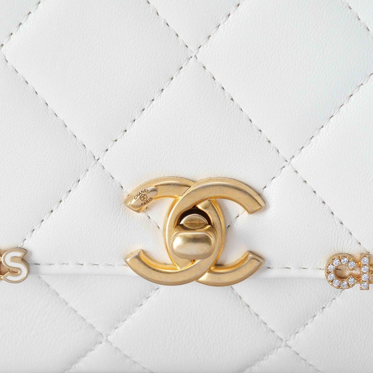 CHANEL(USED)샤넬 시즌 클래식 플랩백