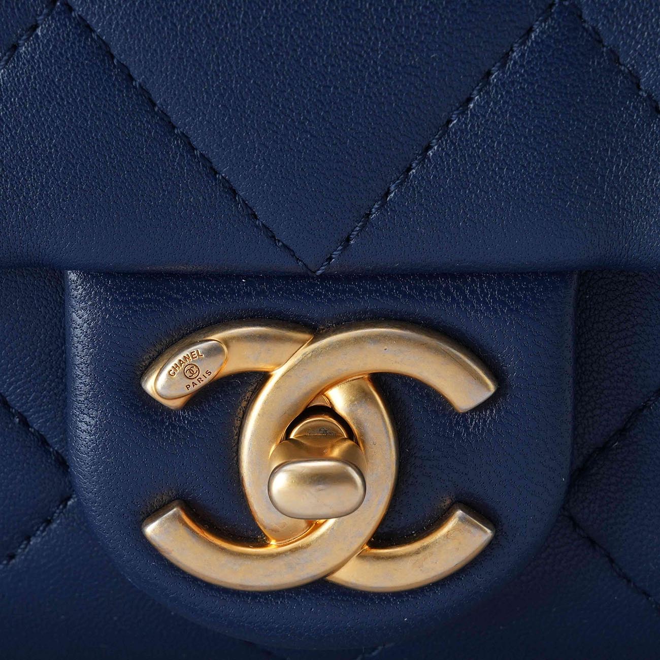 CHANEL(USED)샤넬 시즌 클래식 체인  탑핸들 플랩백