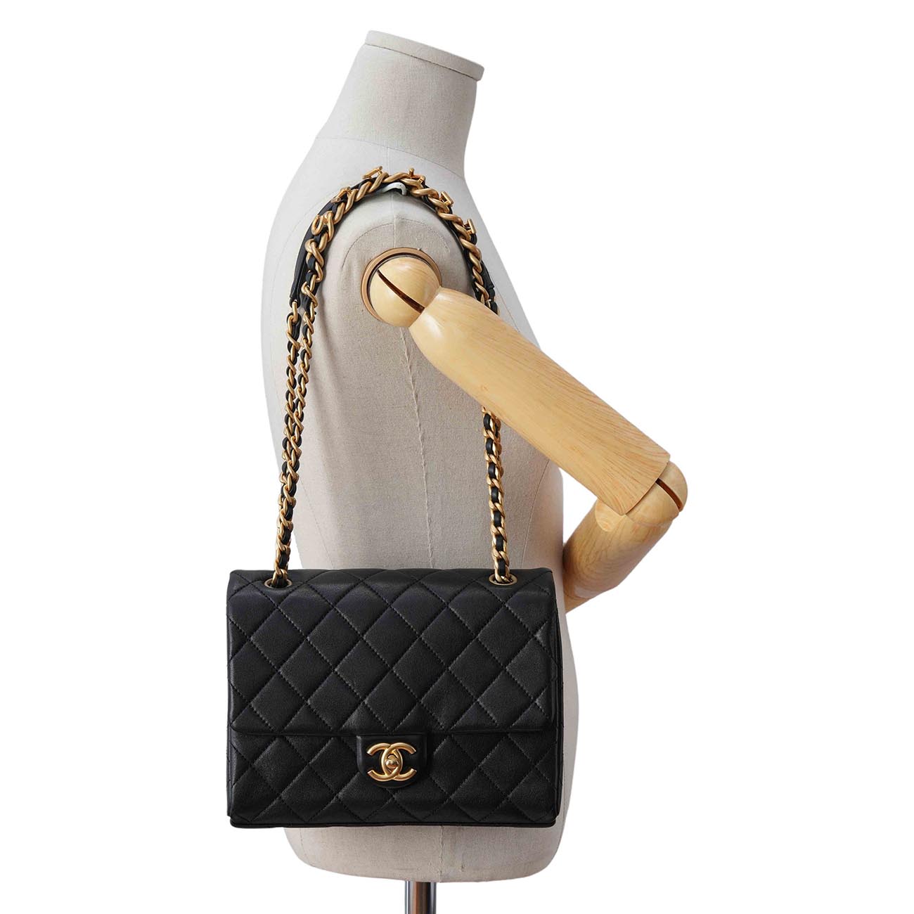 CHANEL(USED)샤넬 시즌 클래식 체인 플랩백