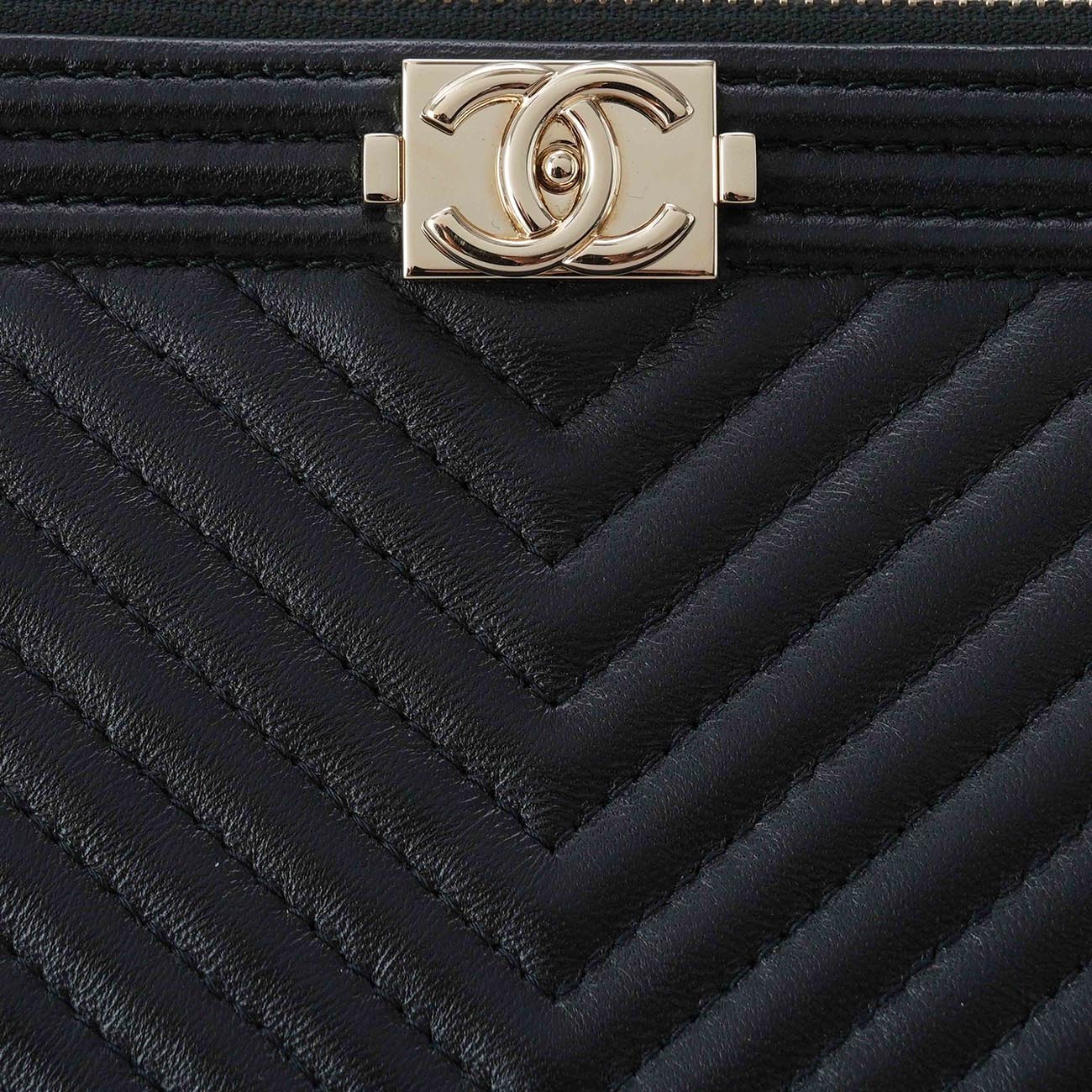 CHANEL(USED)샤넬 A84406 쉐브론 클러치