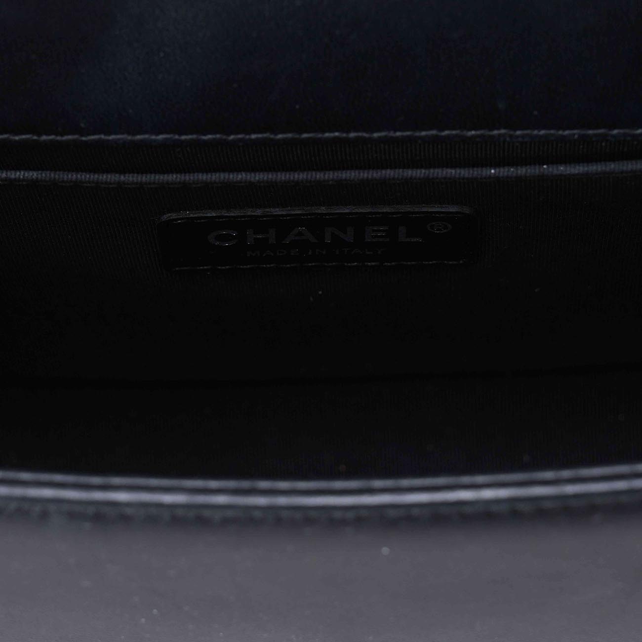 CHANEL(USED)샤넬 램스킨 보이샤넬 미듐 플랩백