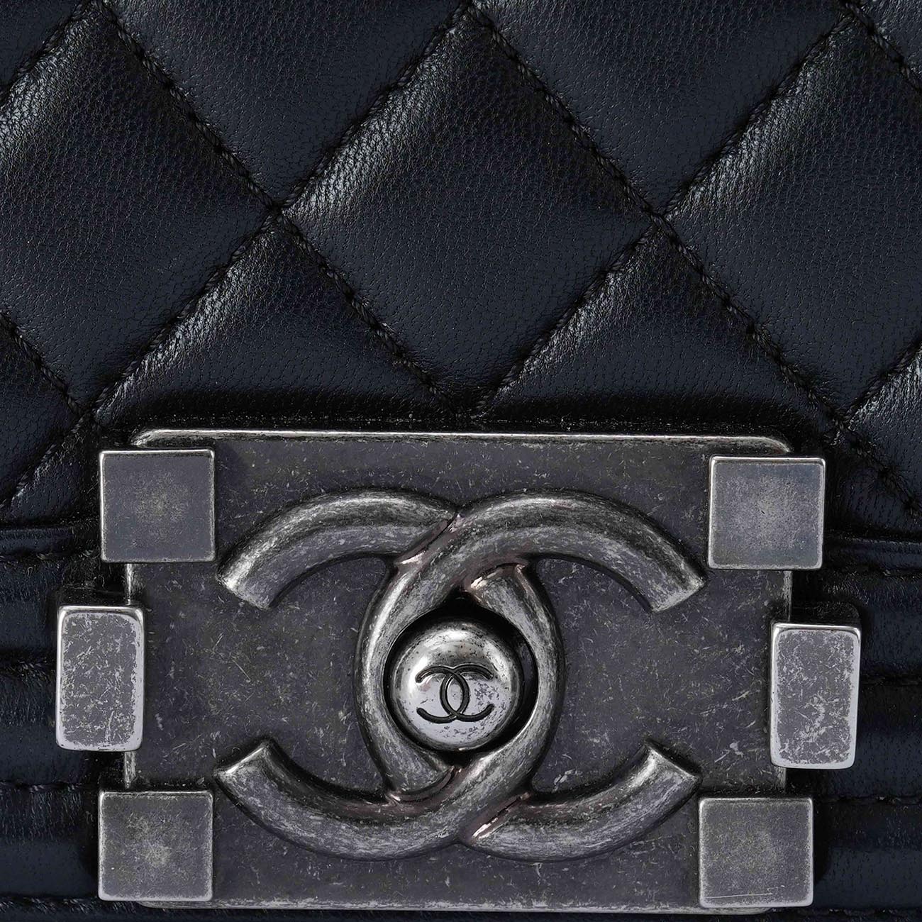CHANEL(USED)샤넬 램스킨 보이샤넬 미듐 플랩백