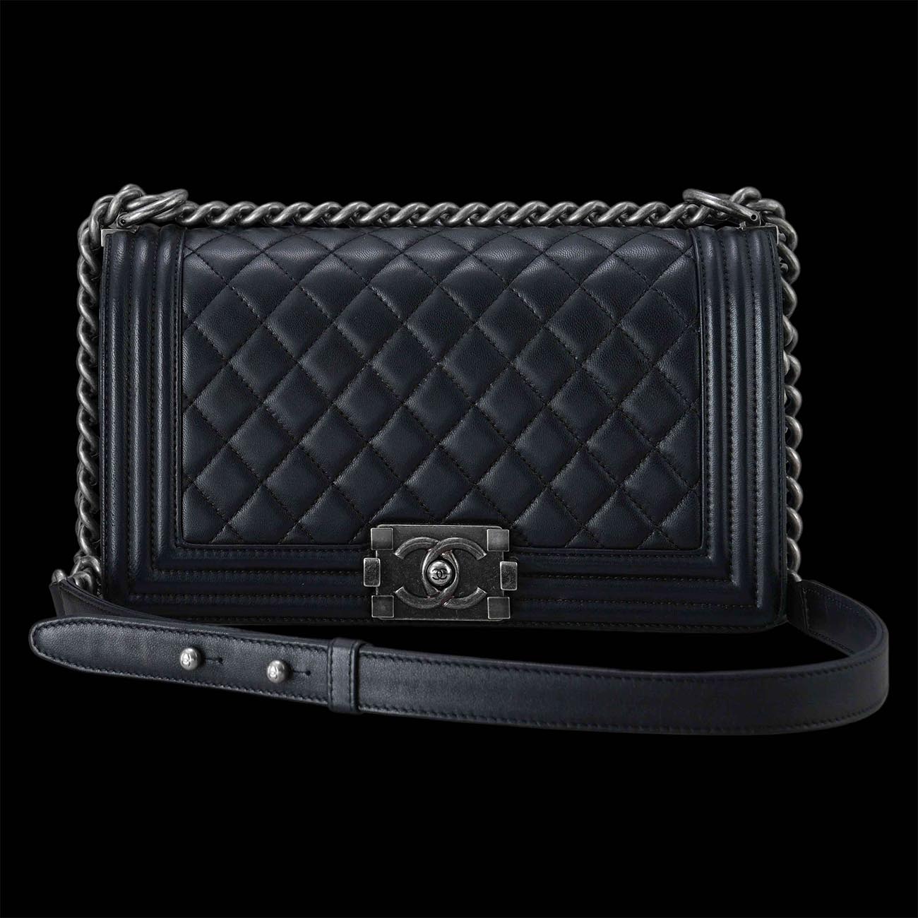 CHANEL(USED)샤넬 램스킨 보이샤넬 미듐 플랩백