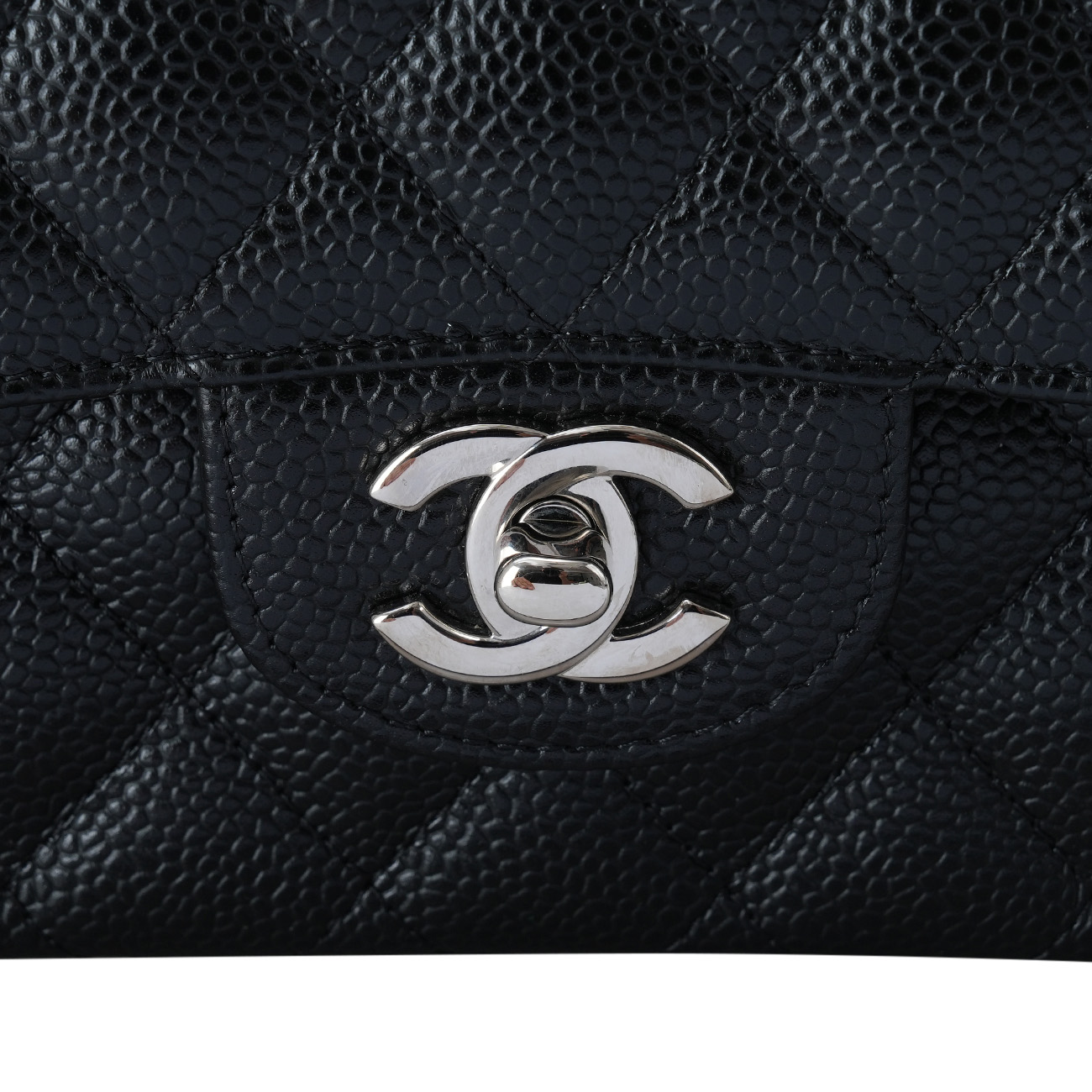 CHANEL(USED)샤넬 캐비어 클래식 미듐 플랩백