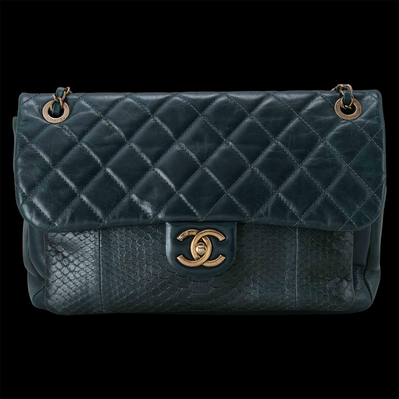 CHANEL(USED)샤넬 시즌 클래식 파이톤 라지 플랩백