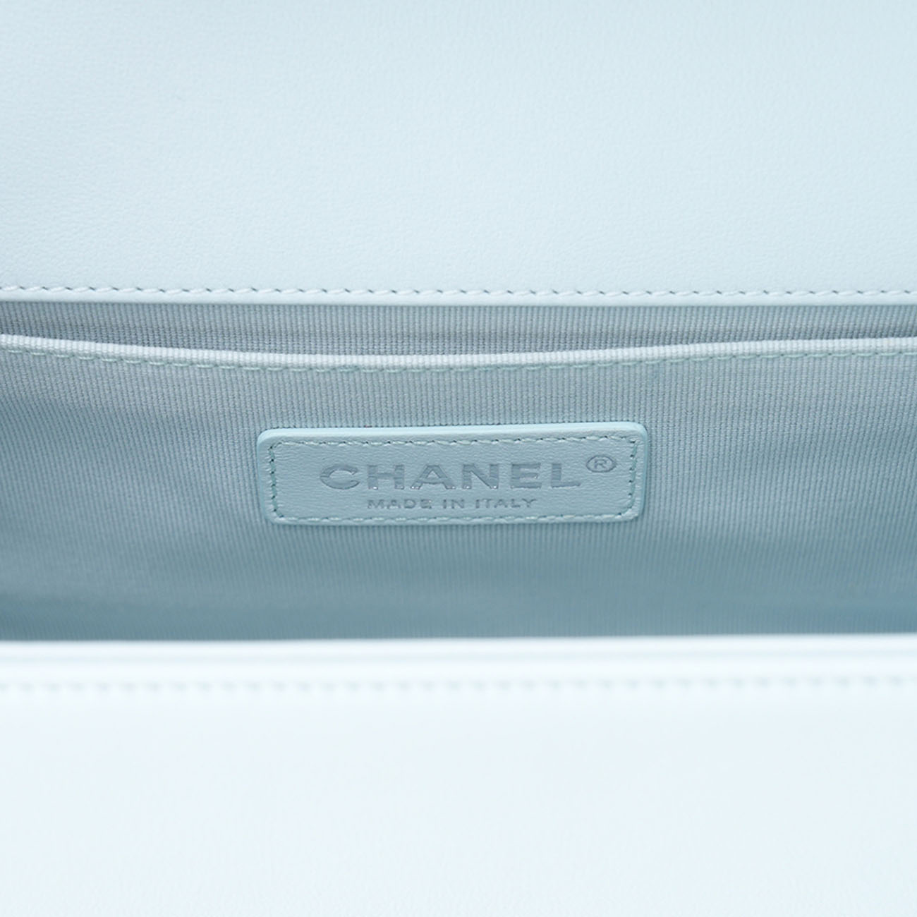 CHANEL(USED)샤넬 A67086 보이샤넬 미듐 플랩백