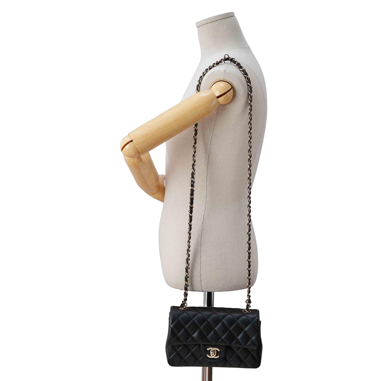CHANEL(USED)샤넬 A69900 램스킨 뉴미니 플랩백