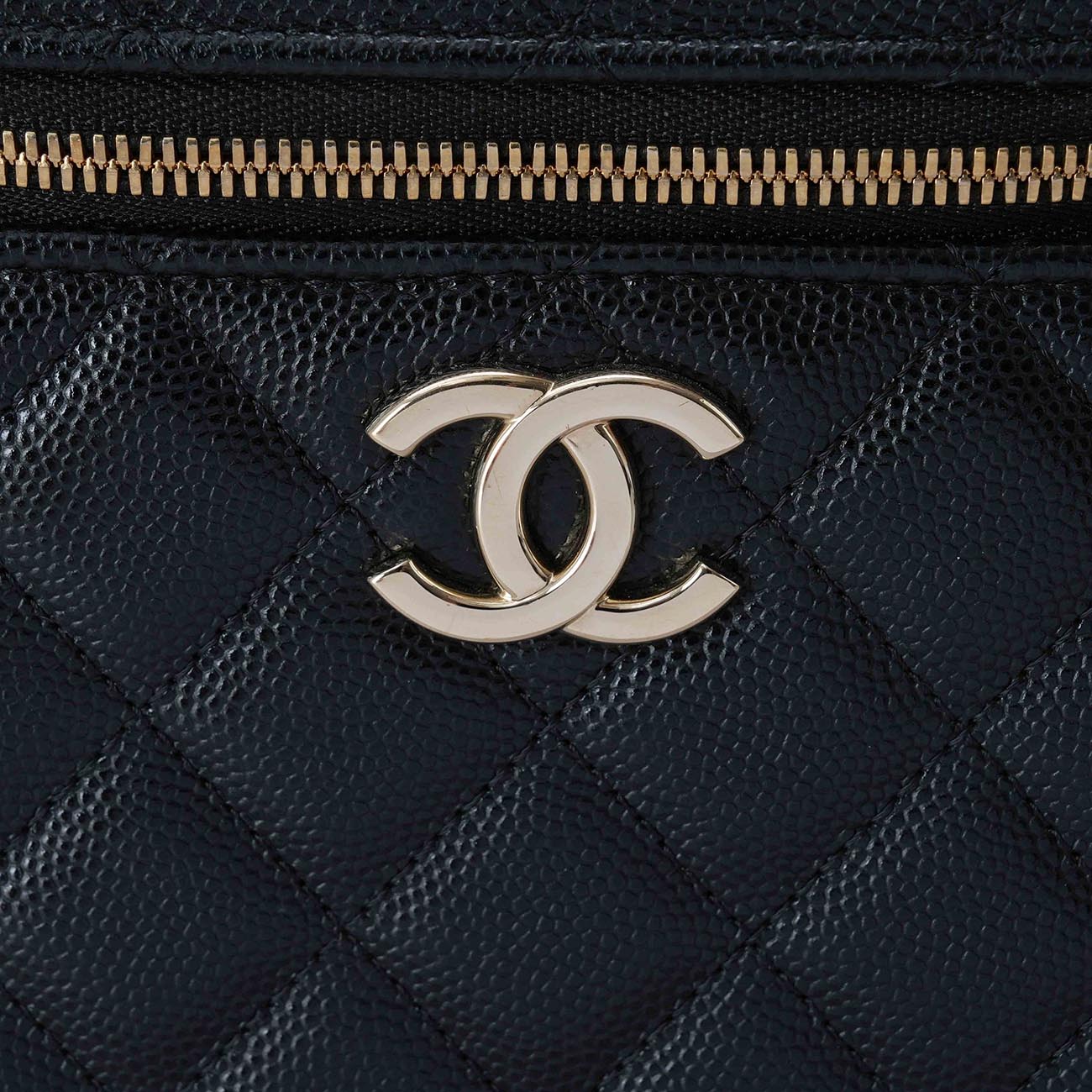 CHANEL(USED)샤넬 AS2362 캐비어 클래식 베니티 탑핸들 케이스