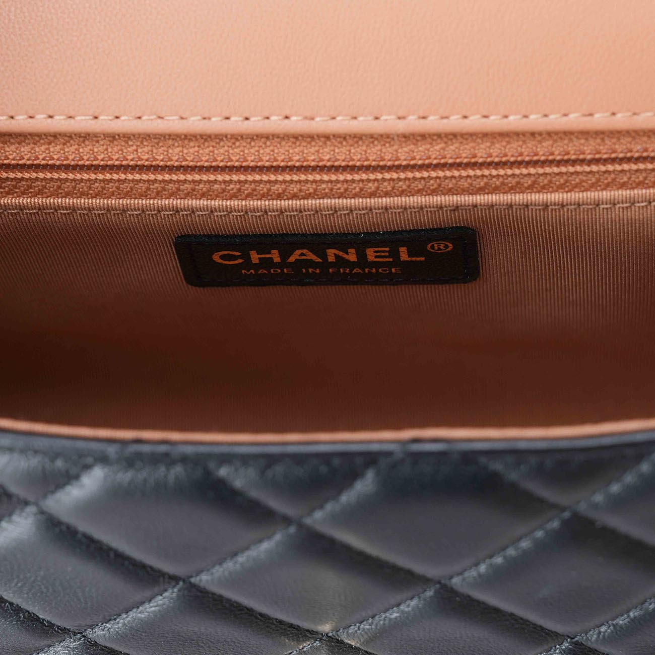 CHANEL(USED)샤넬 AS2411 시즌 미니 플랩 크로스백