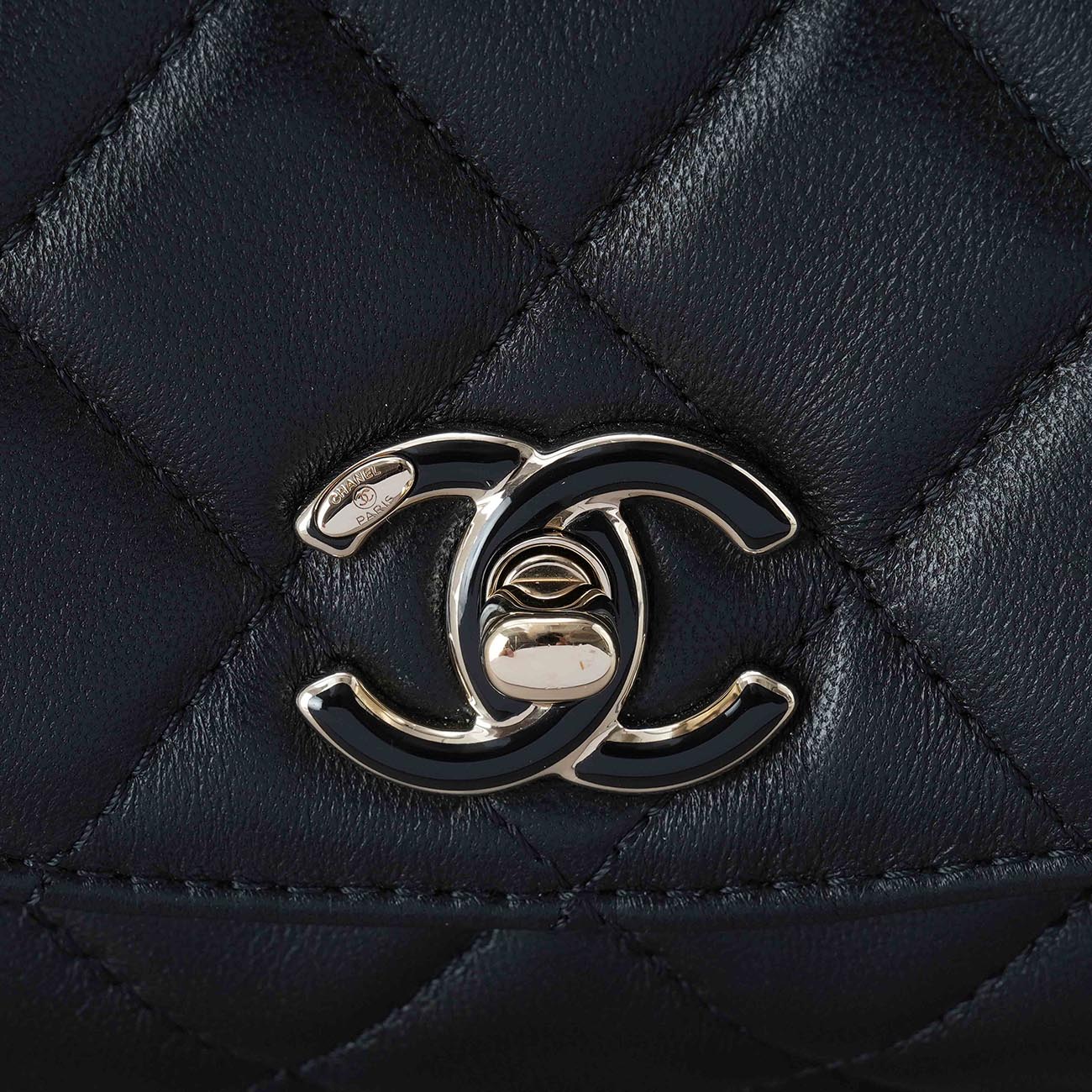 CHANEL(USED)샤넬 AS2411 시즌 미니 플랩 크로스백