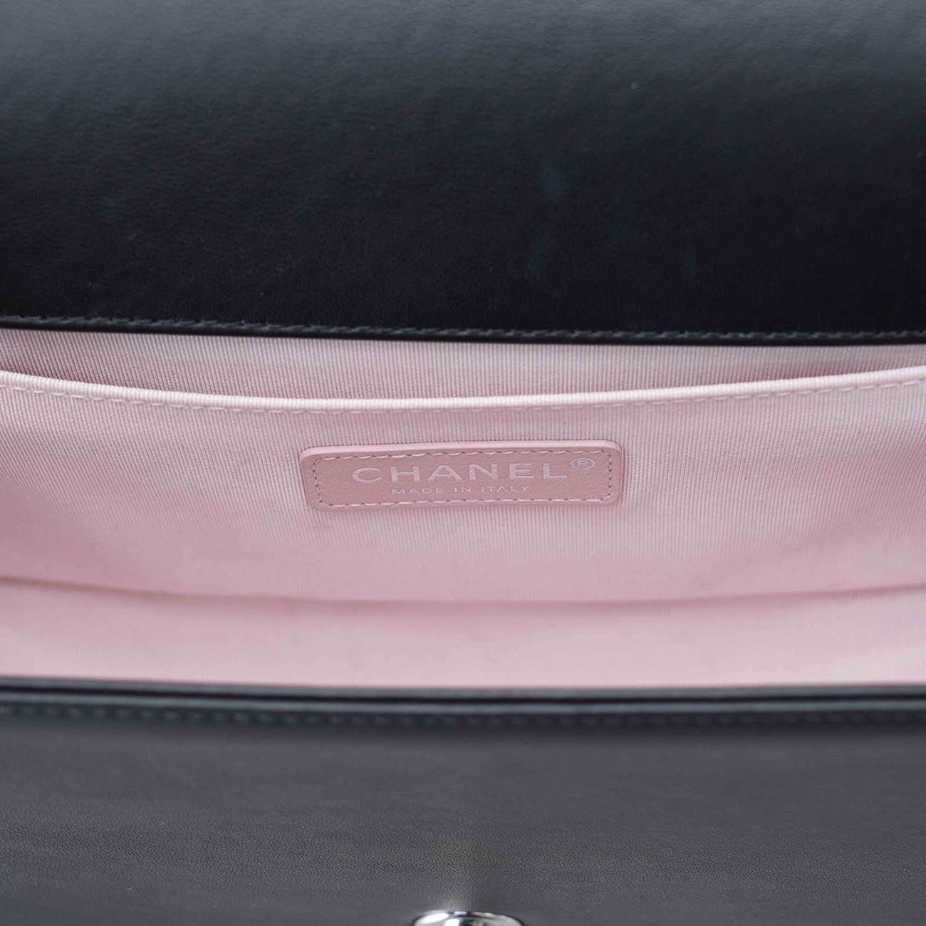 CHANEL(USED)샤넬 시즌 보이샤넬 펄 미듐 플랩백