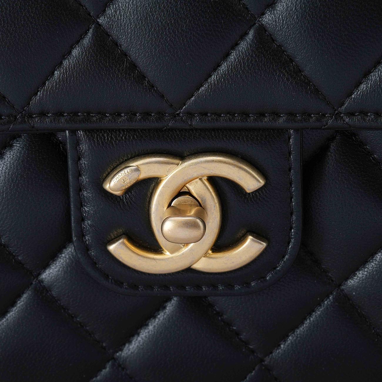 CHANEL(USED)샤넬 AS3737 램스킨 미니 플랩백