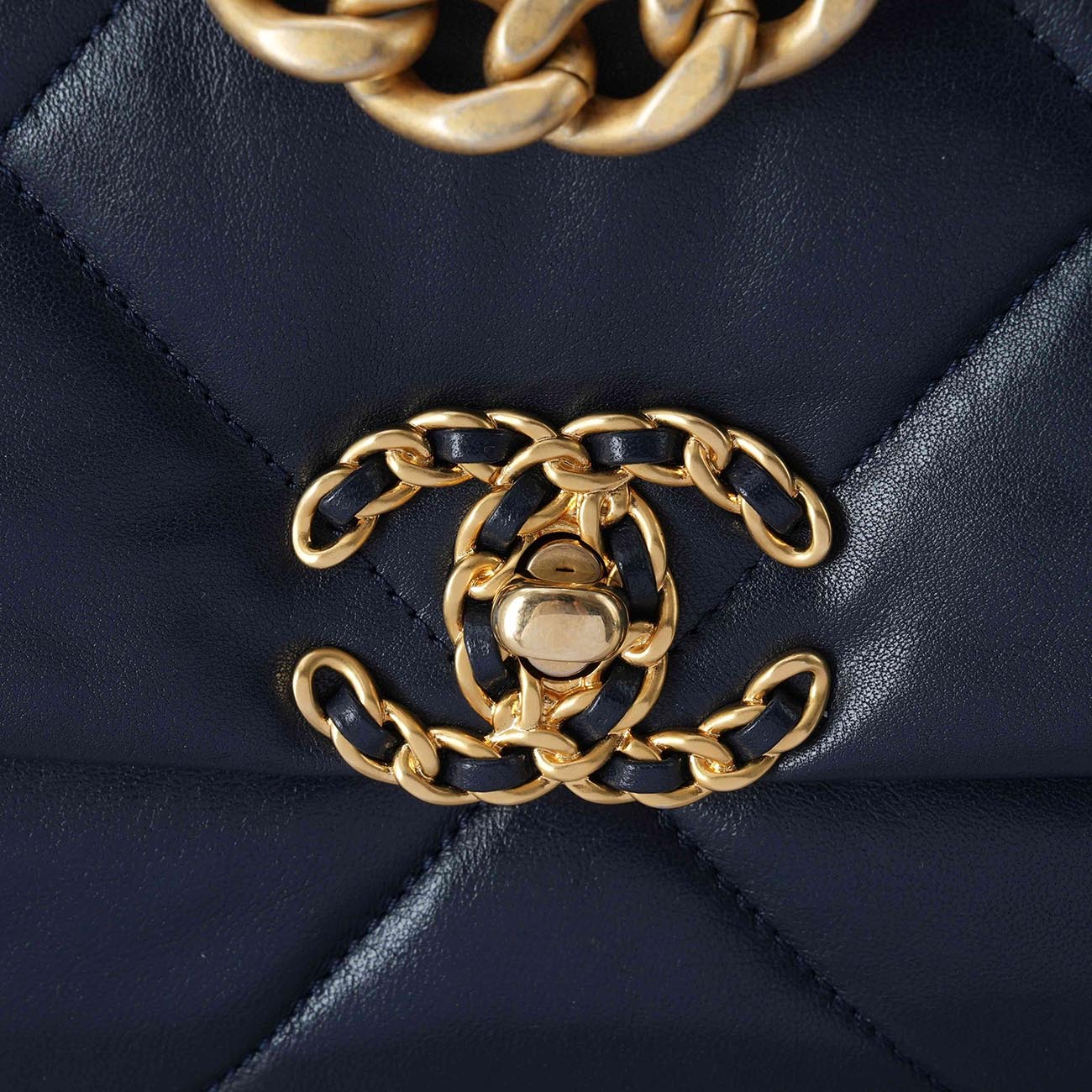 CHANEL(USED)샤넬 19백 미듐