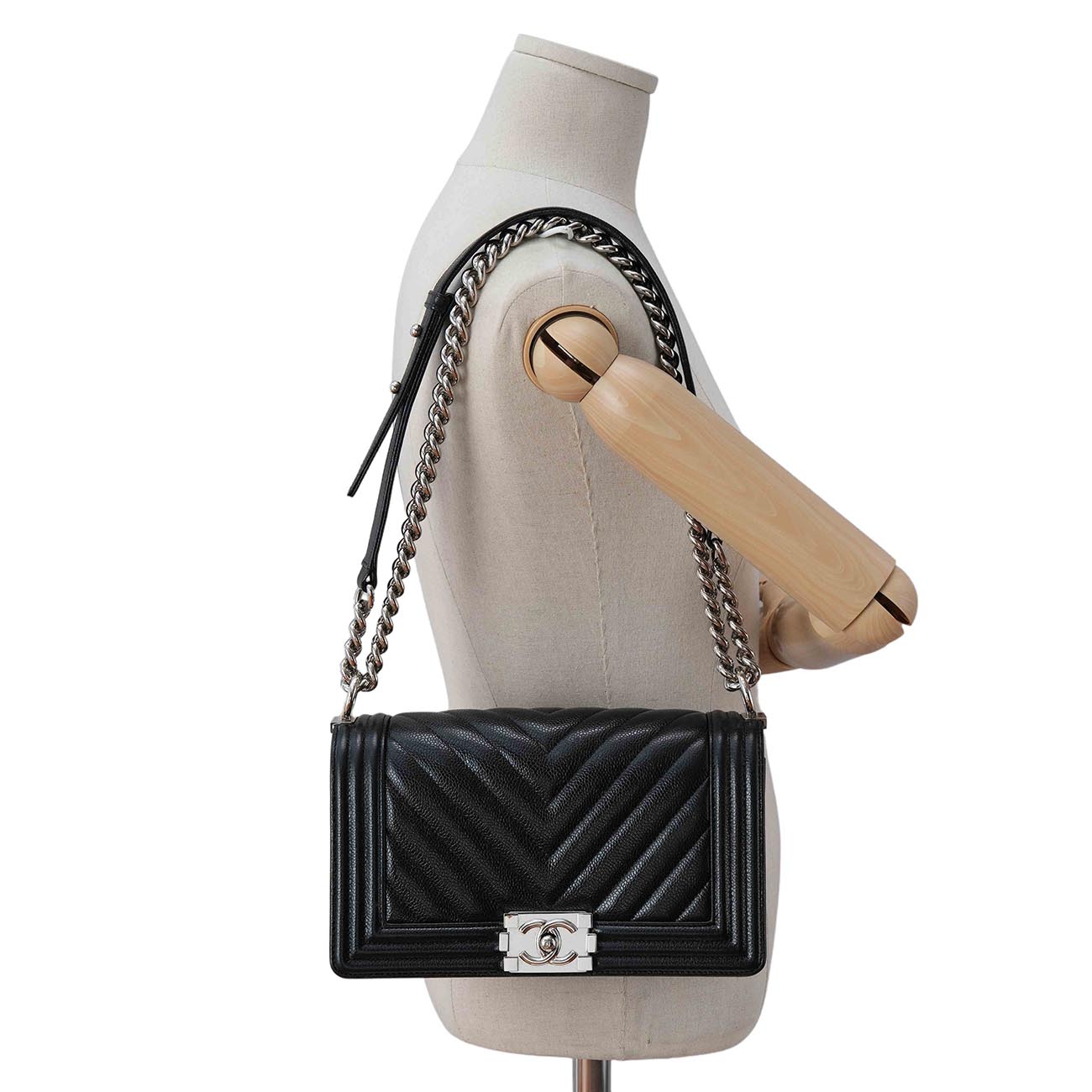 CHANEL(USED)샤넬 쉐브론 보이샤넬 미듐 플랩백