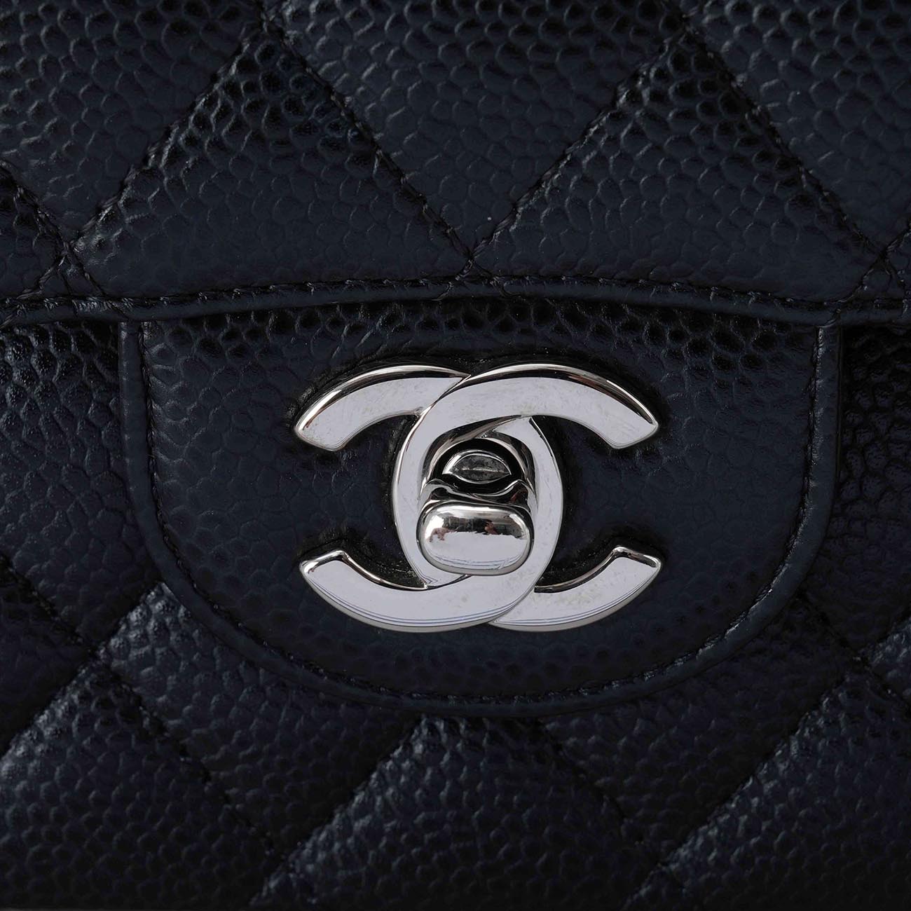 CHANEL(USED)샤넬 캐비어 클래식 미듐 플랩백