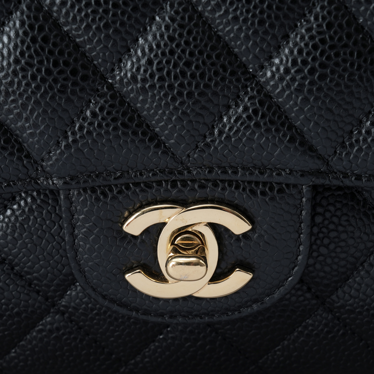 CHANEL(USED)샤넬 A01112 캐비어 클래식 미듐 플랩백