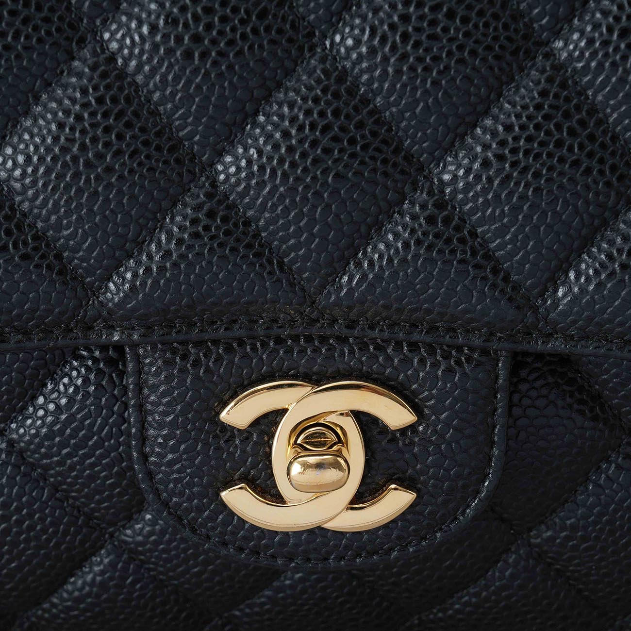 CHANEL(USED)샤넬 캐비어 클래식 미듐 플랩백