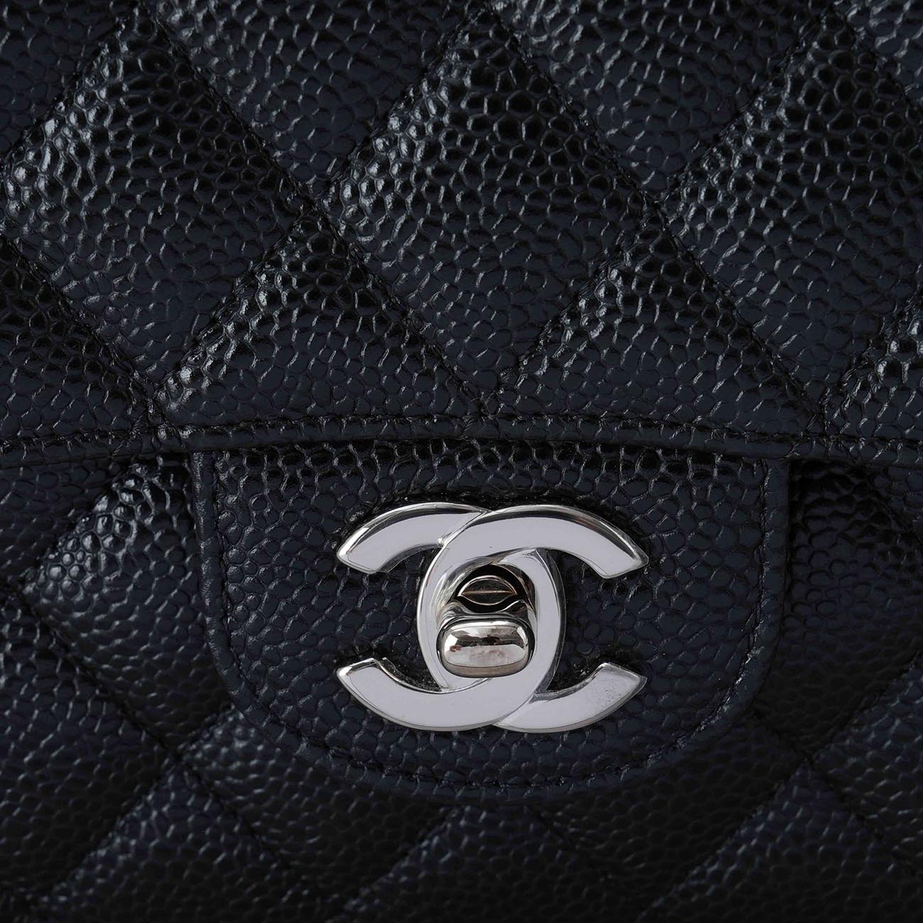 CHANEL(USED)샤넬 캐비어 클래식 미듐 플랩백